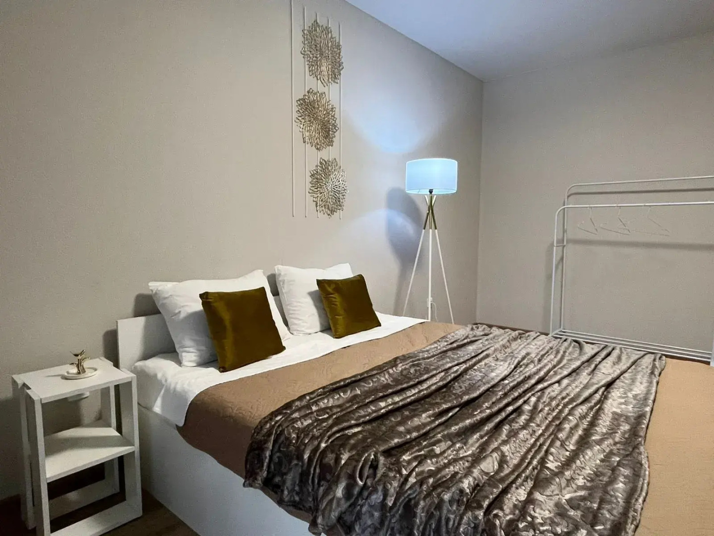 Квартира  Неотель рядом с Московским проспектом, трассой М4, ОКБ