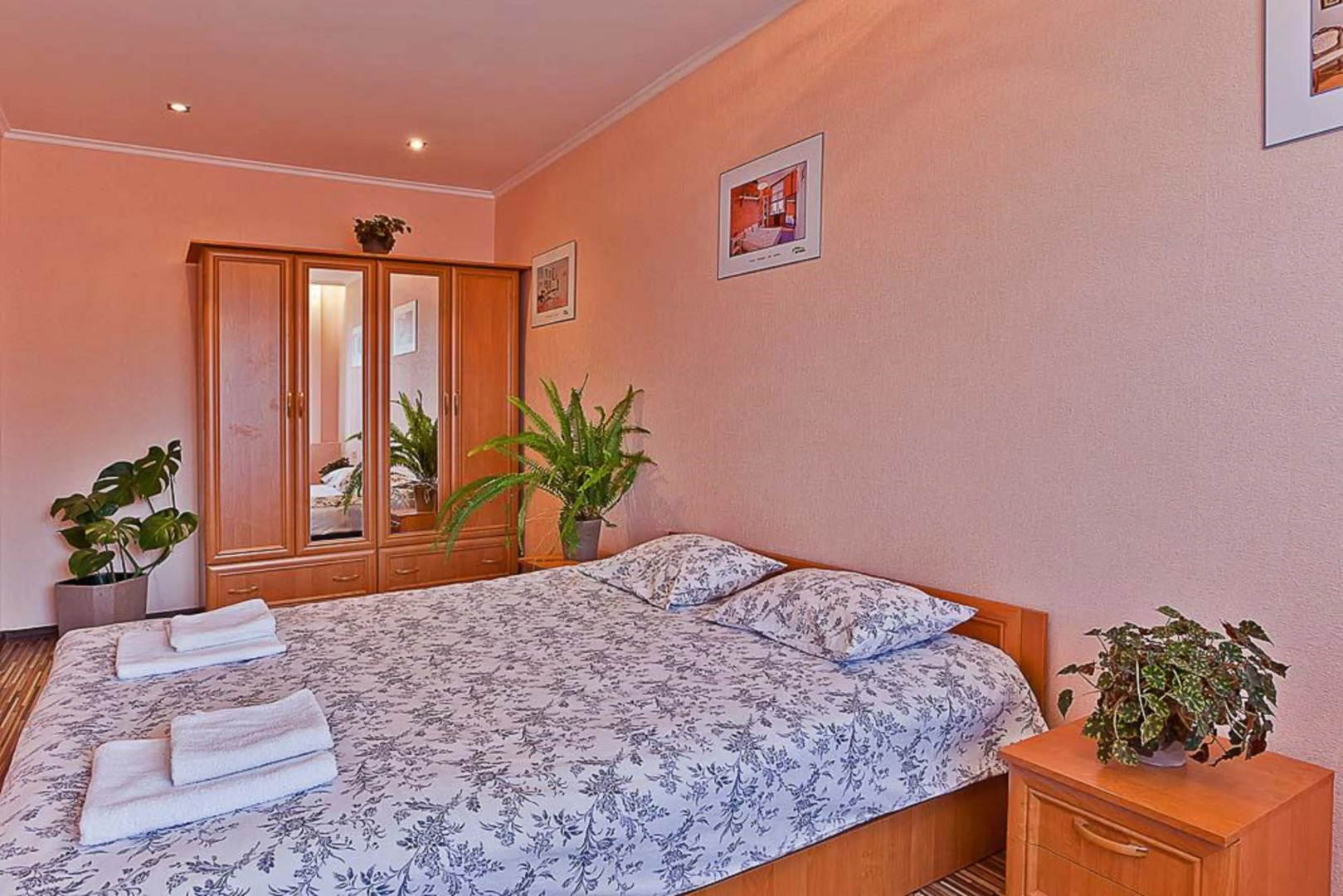 Апартаменты на Независимости 52