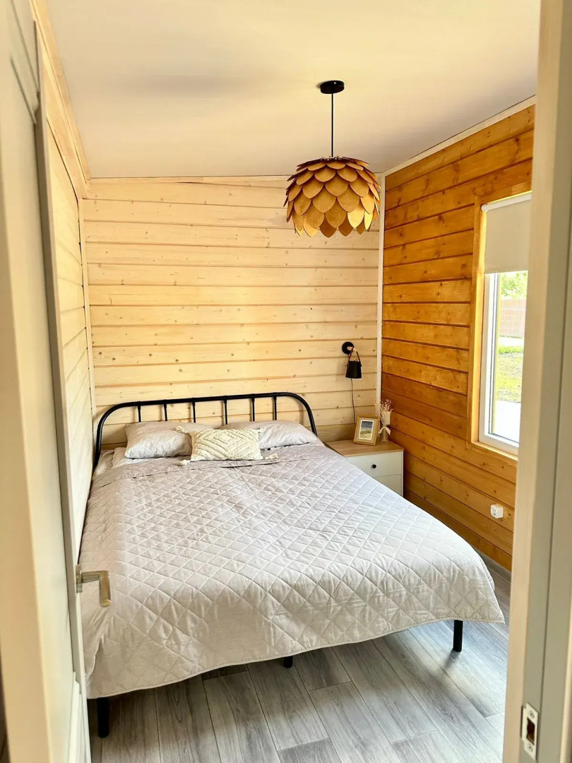 Частный дом у озера