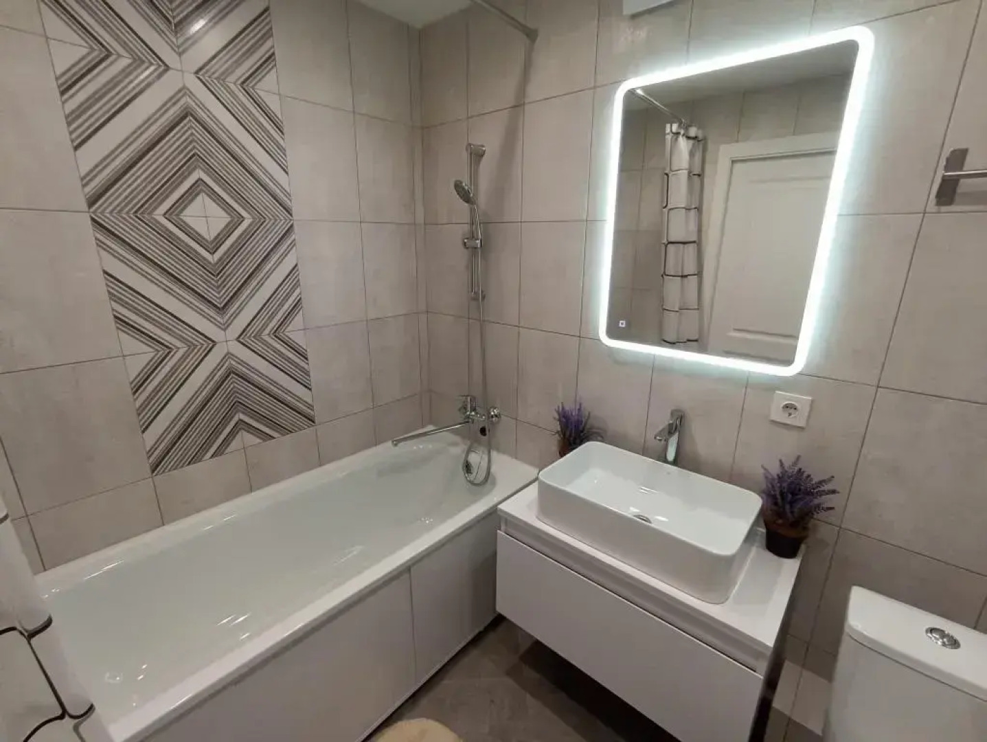 Апартаменты 1-комнатные сети «Все в гости» на ул.Кузнецова 97А на 4 этаже