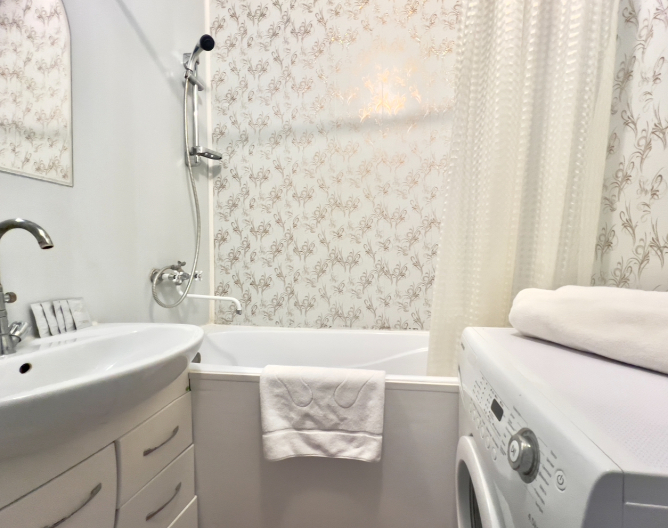 Апартаменты InnDays на Серебровской16Е