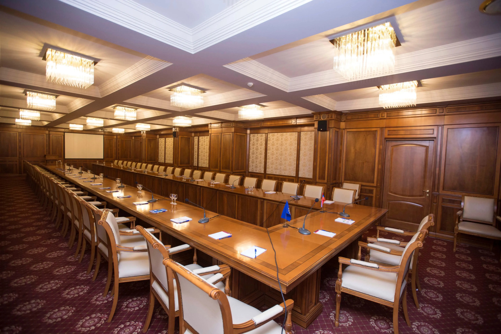 Отель Hotel Russia