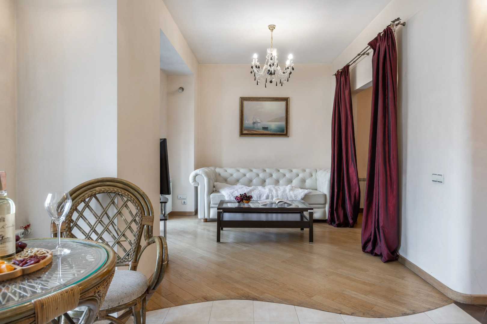 Апартаменты рядом с ЦУМом и метро