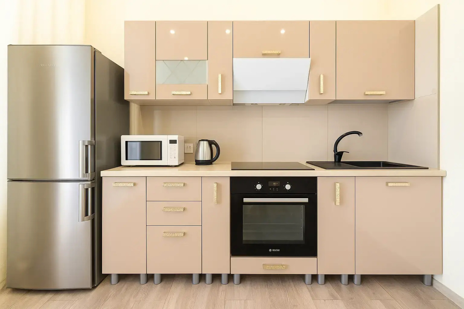 Квартира просторная для 6х гостей с кроваткой и пеленальным столиком для детей и кухонной зоной