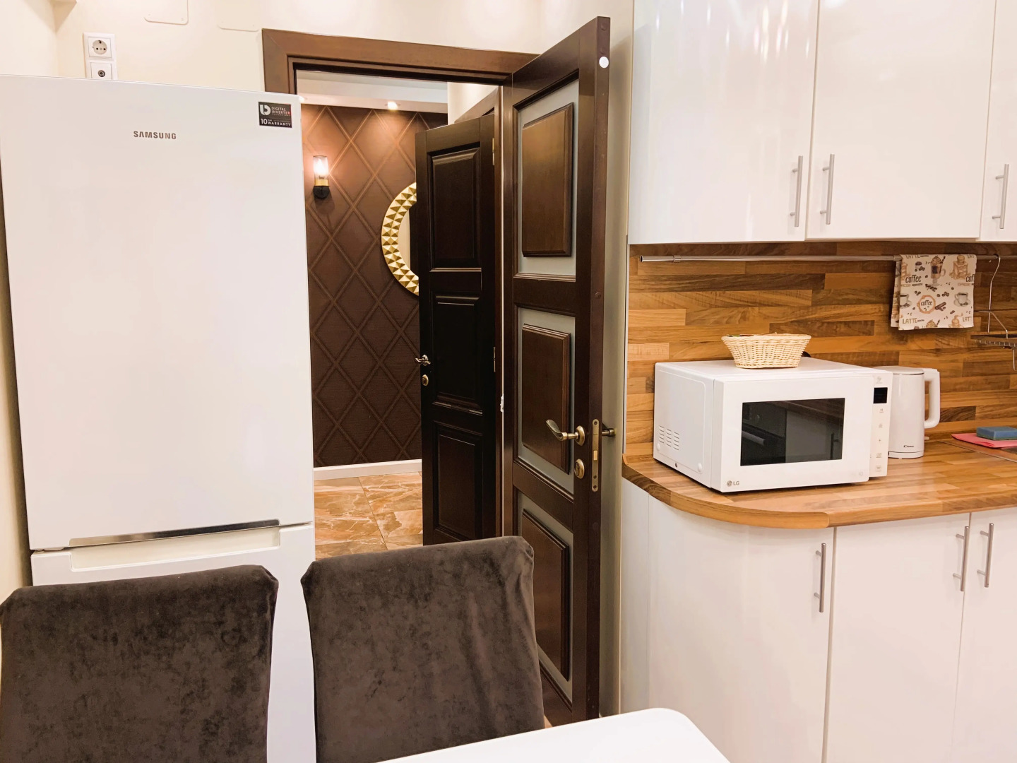 Квартира Уютная в Тихом Центре на Роз 65 10 Минут до Моря