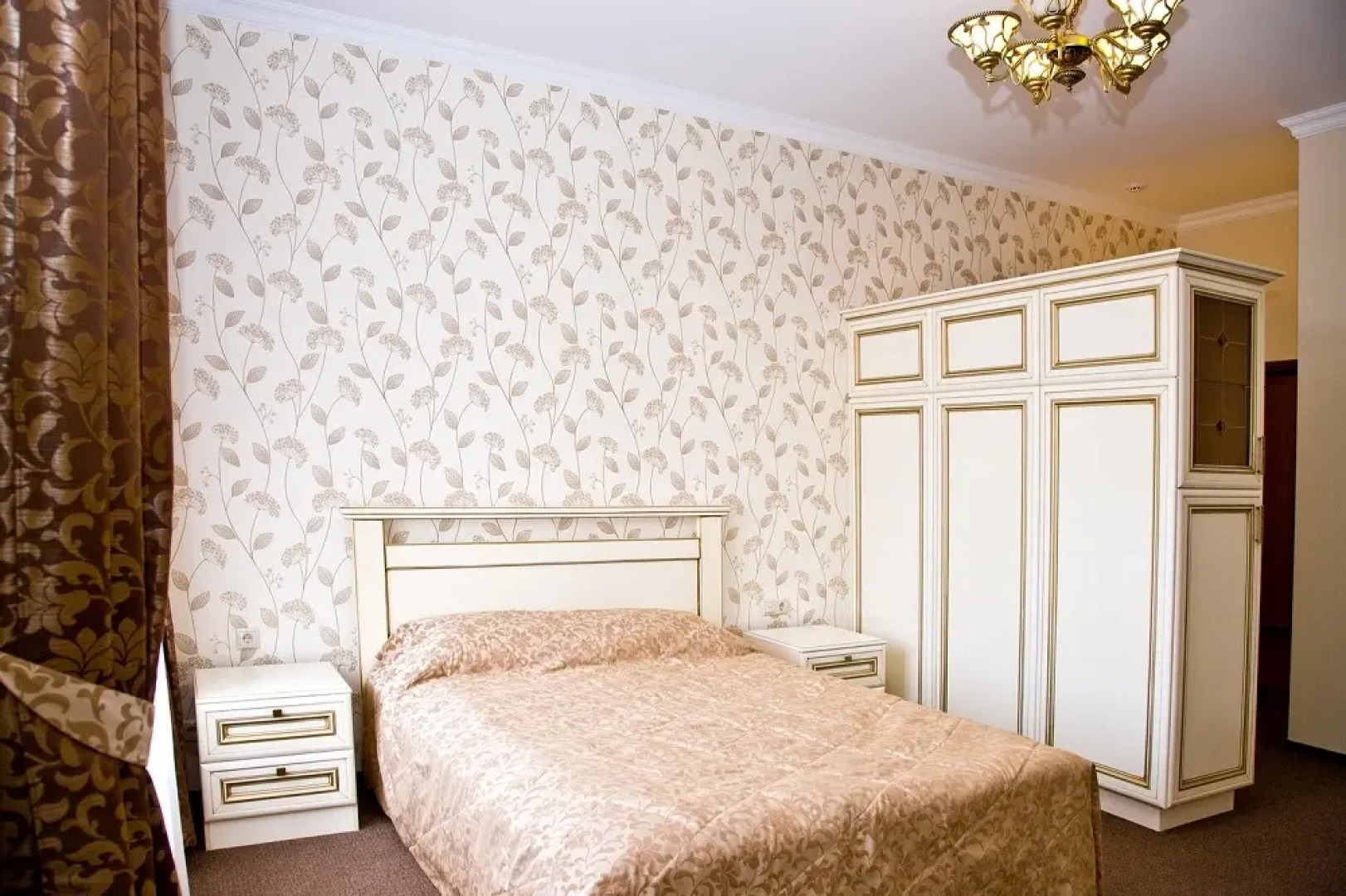 Отель Эльбузд