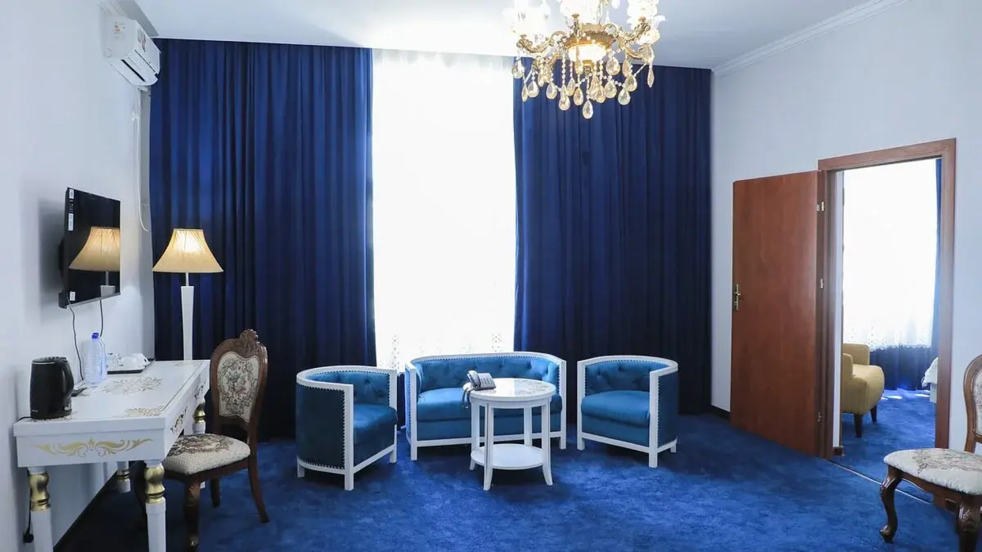 Отель Maqom Plaza