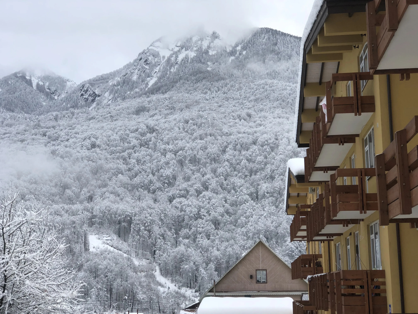 Апартаменты с Видом на Горы 3