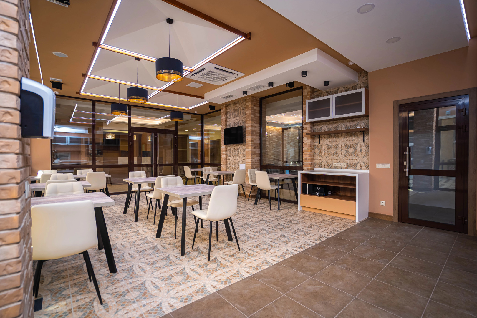 Отель История