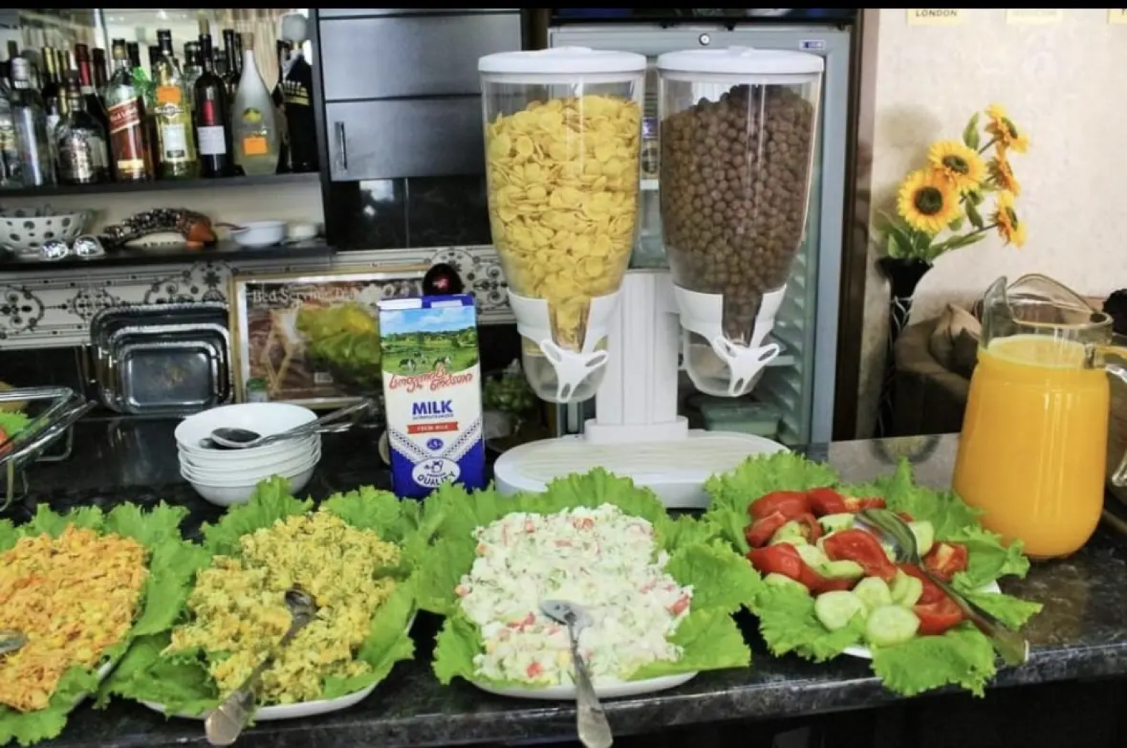 Отель Qeroli old town