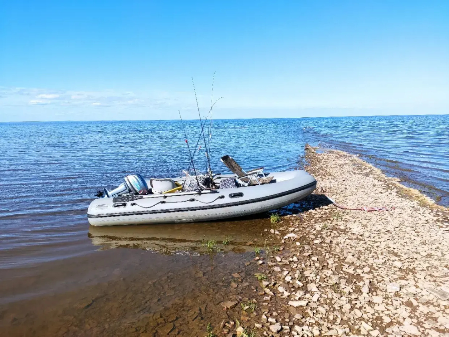 Бунгало с Террасой на Берегу Озера Ильмень