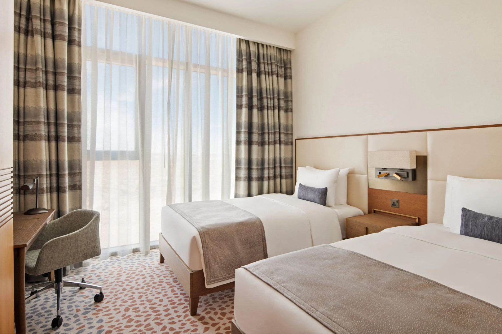 Staybridge Suites Dubai al-Maktoum Airport, an IHG Hotel