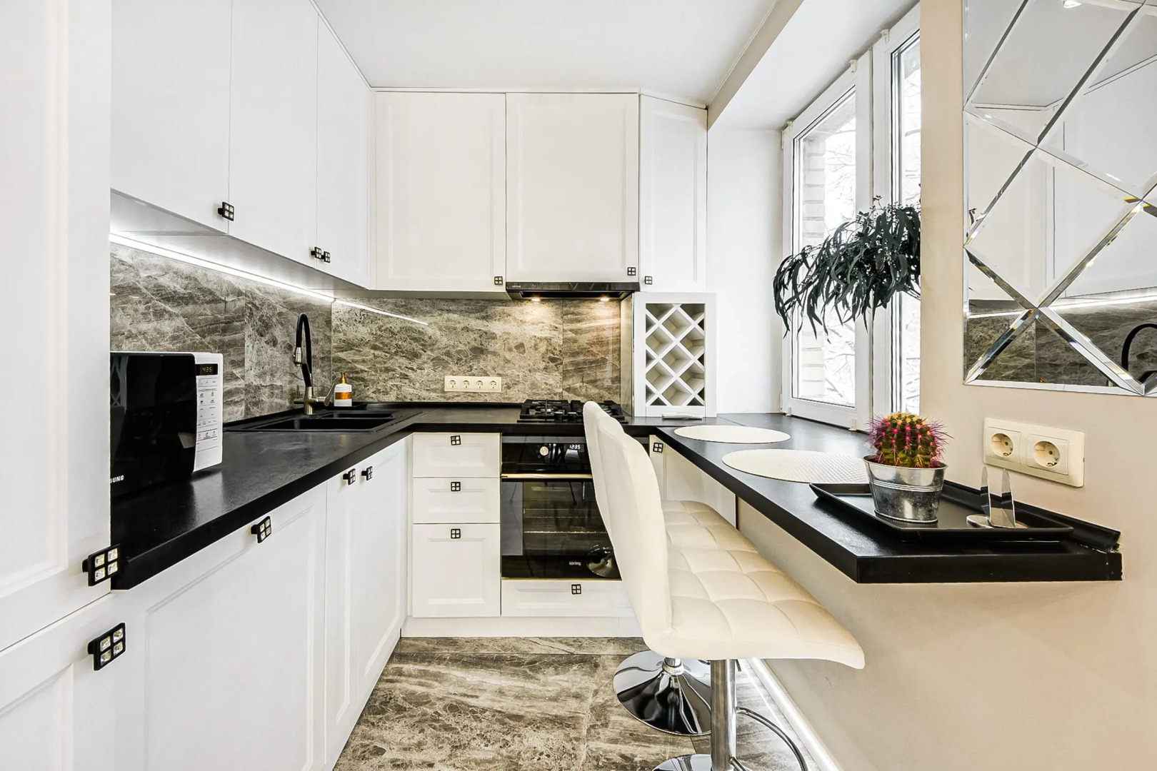 Квартира BURO Недвижимость