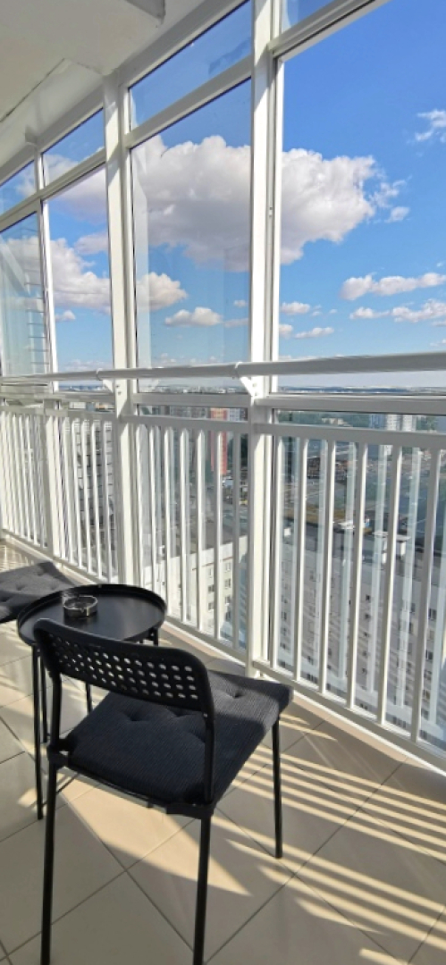 Квартира Беляева 42 на 19 этаже