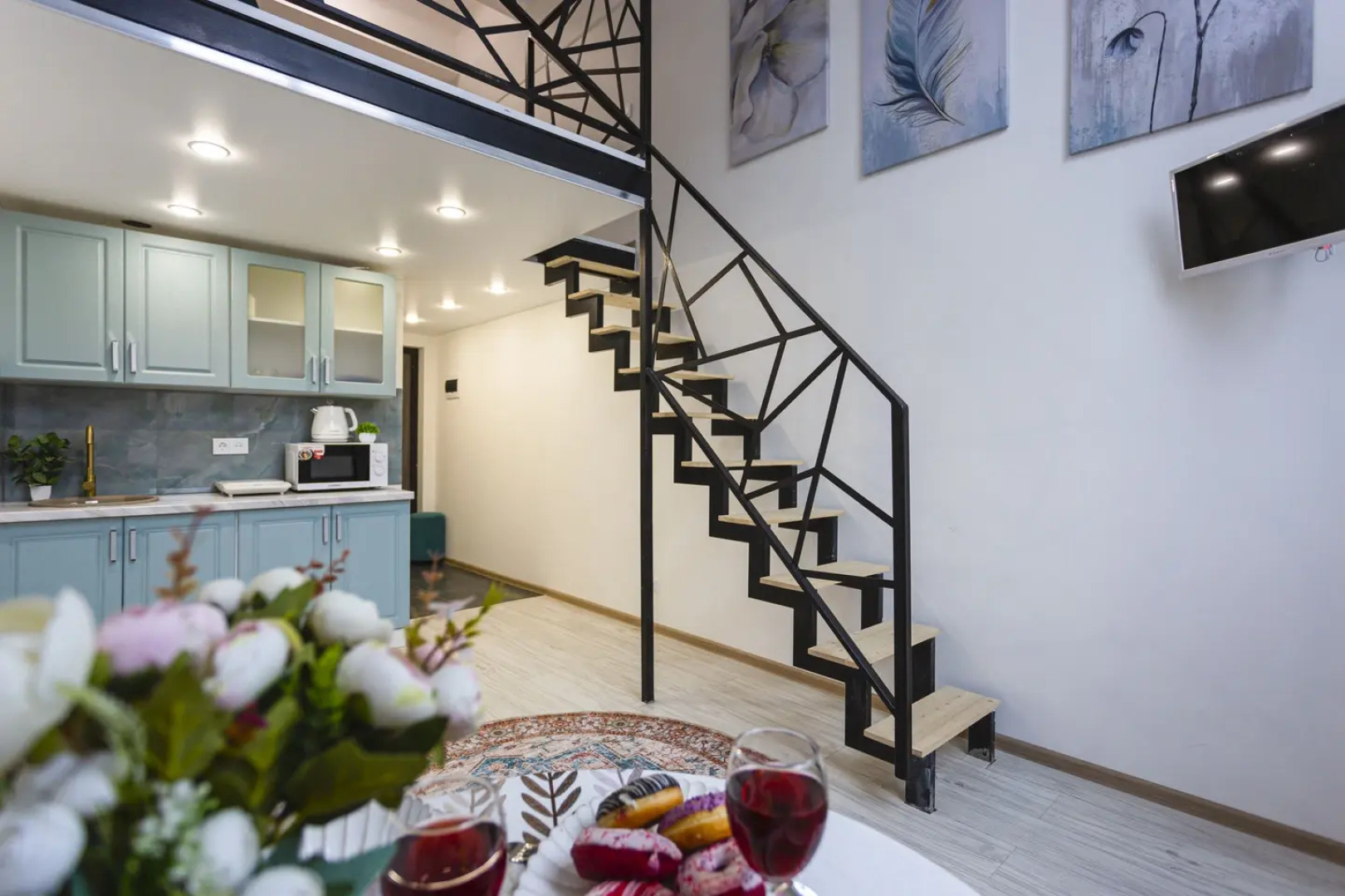 Квартира двухэтажная на Оптическом проезде 1