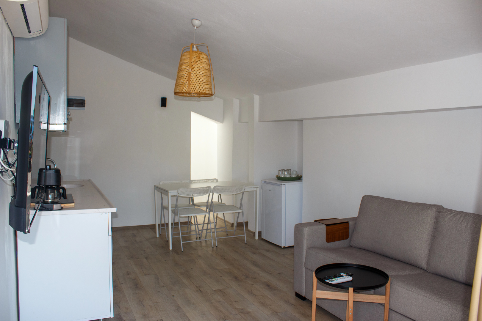 Отель Aloha Suites