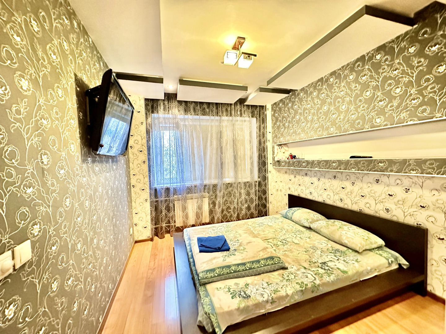 Квартира Светлая 2-комнатная: рядом гостиница Воркута и Центральная площадь