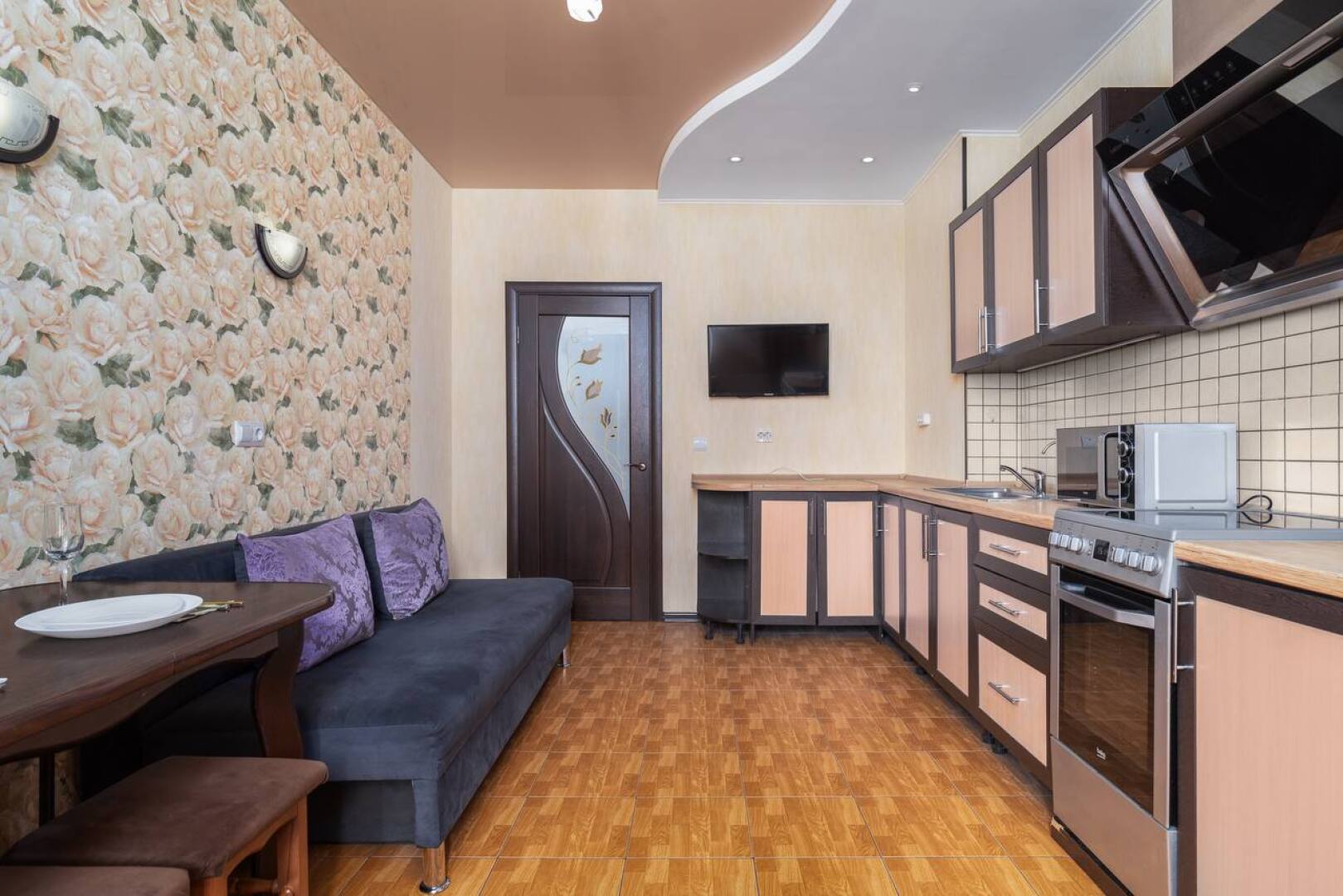 Апартаменты на 8 этаже на Восточно Кругликовской