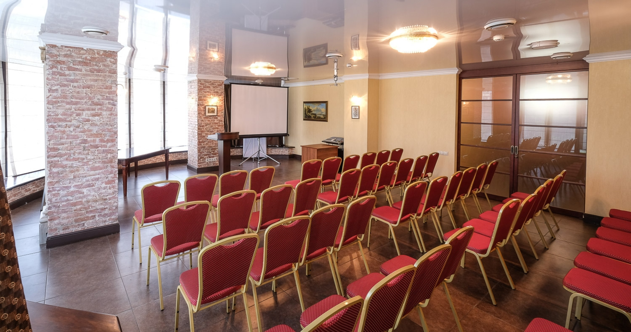 Отель Red Royal by Undersun