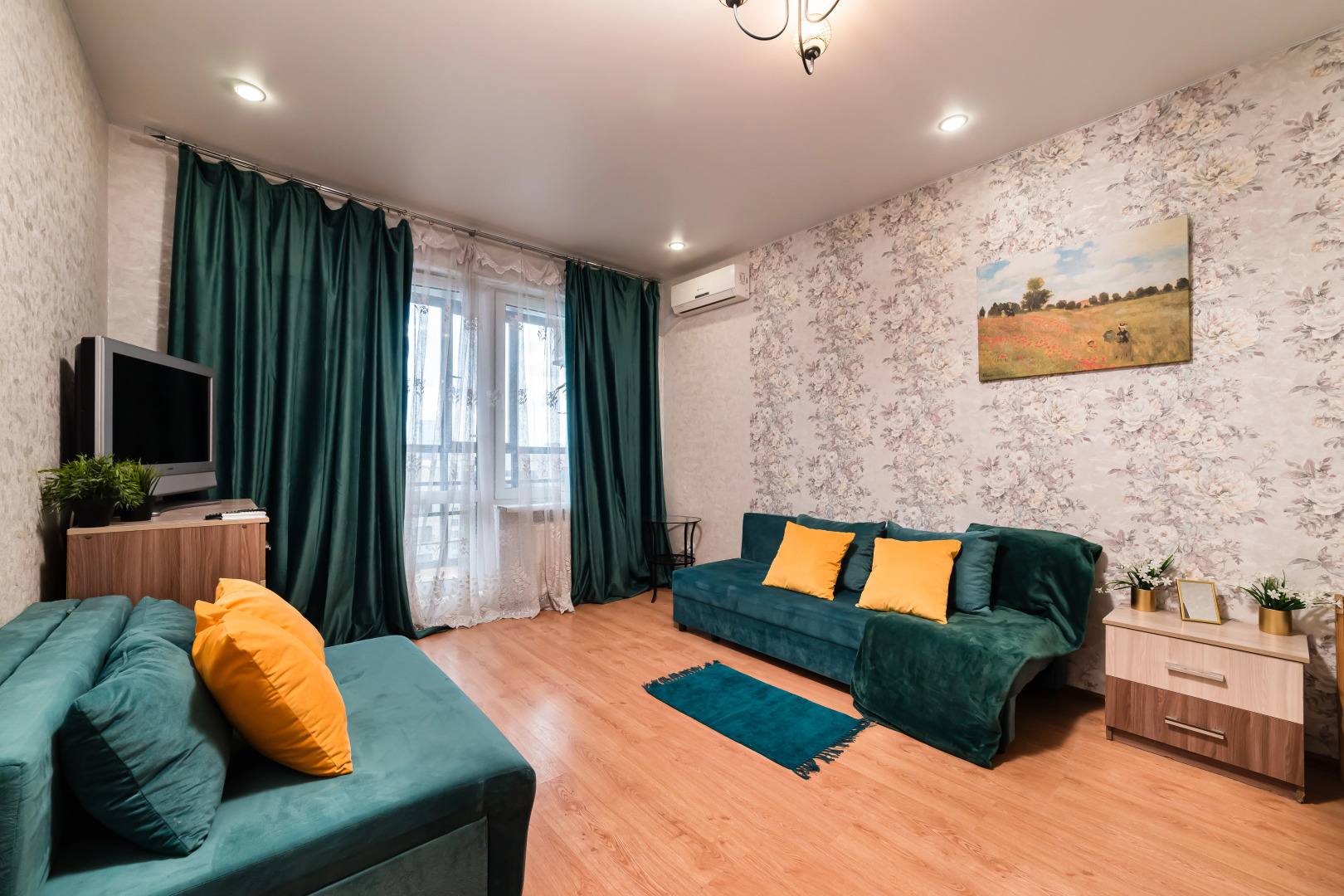 Квартира с Панорамным Видом с 19 Этажа у Аквапарка