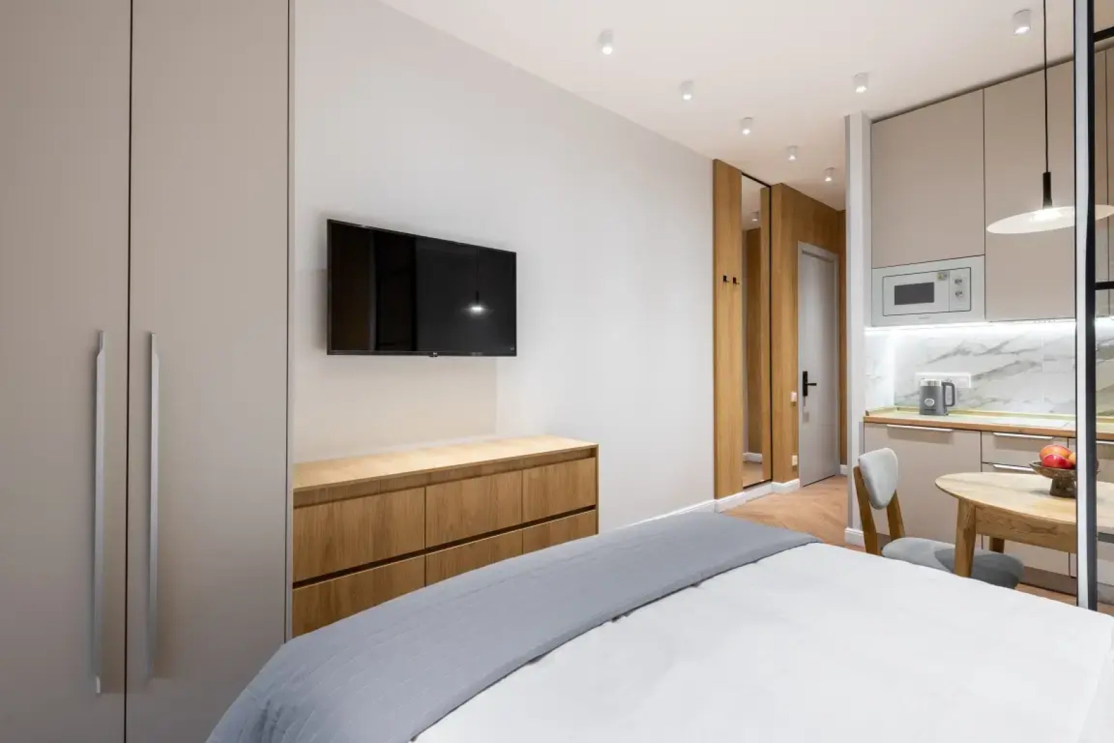 Апартаменты Делюкс с видом на двор-парк Модерн Дизайн у Динамо