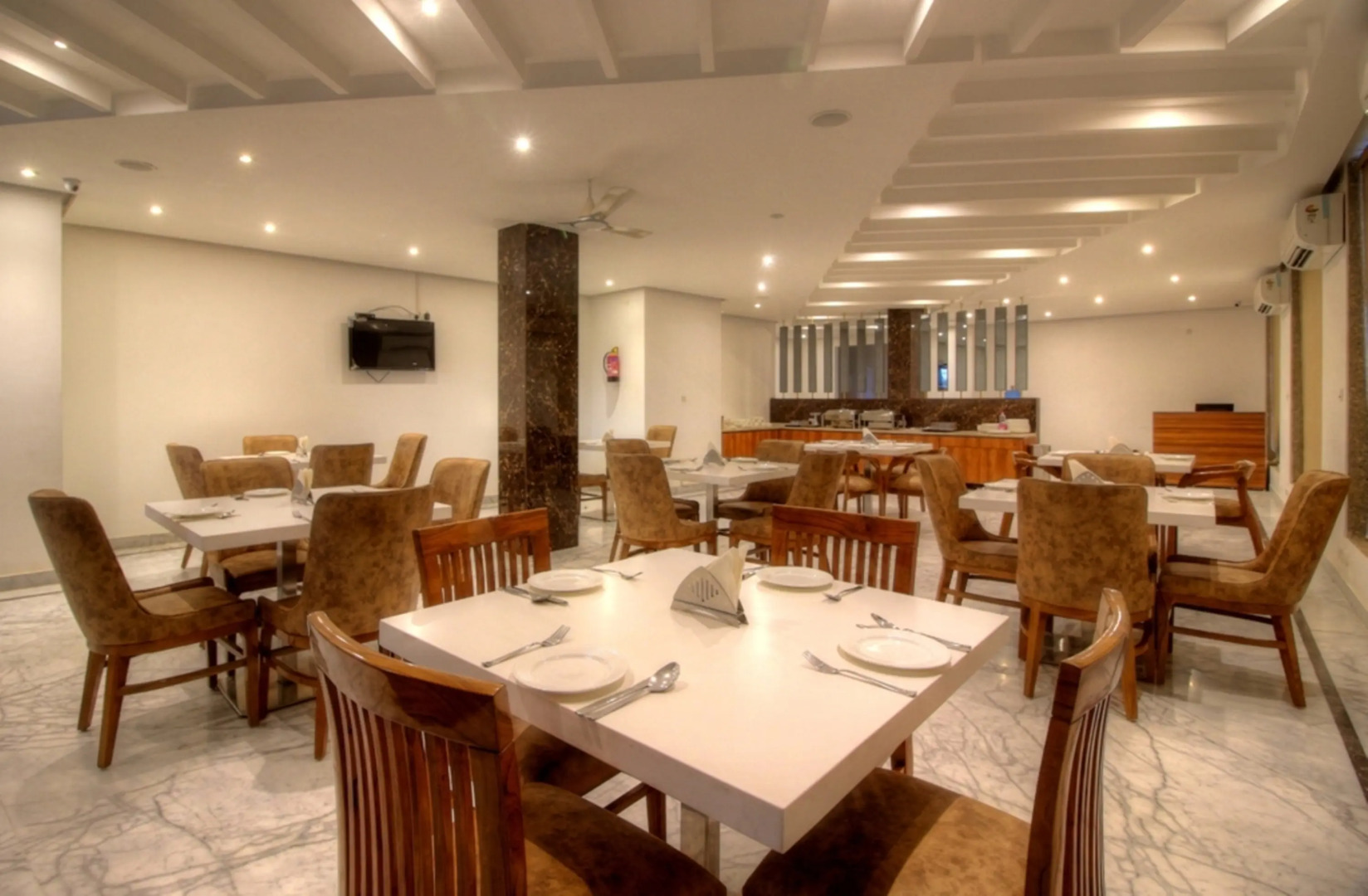 Отель Almati Inn at Delhi Airport