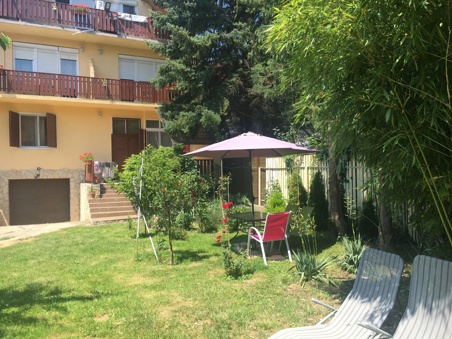 Апартаменты Sunny & Green