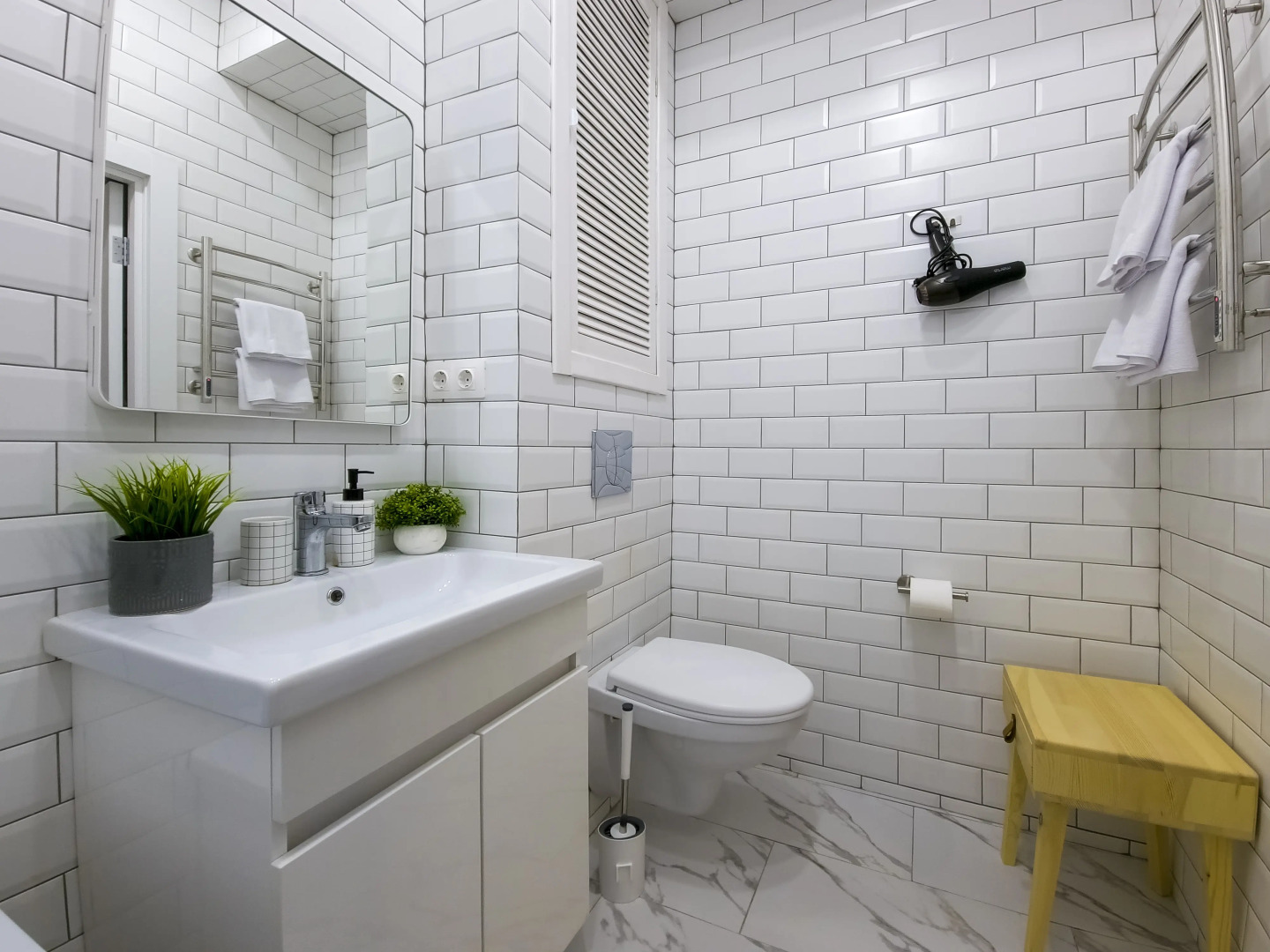 Апартаменты GoldenRing-Apartments, Свободы 52