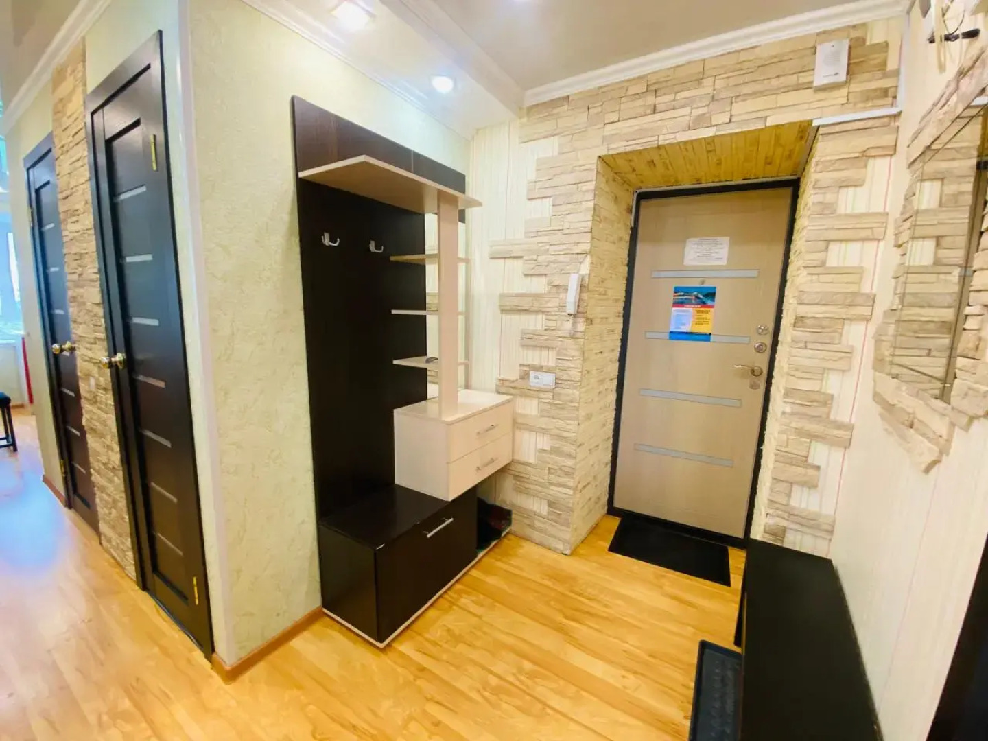 Апартаменты на Кольском 2