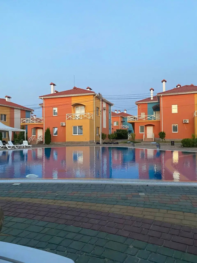 Апартаменты с бассейном и рядом с морем