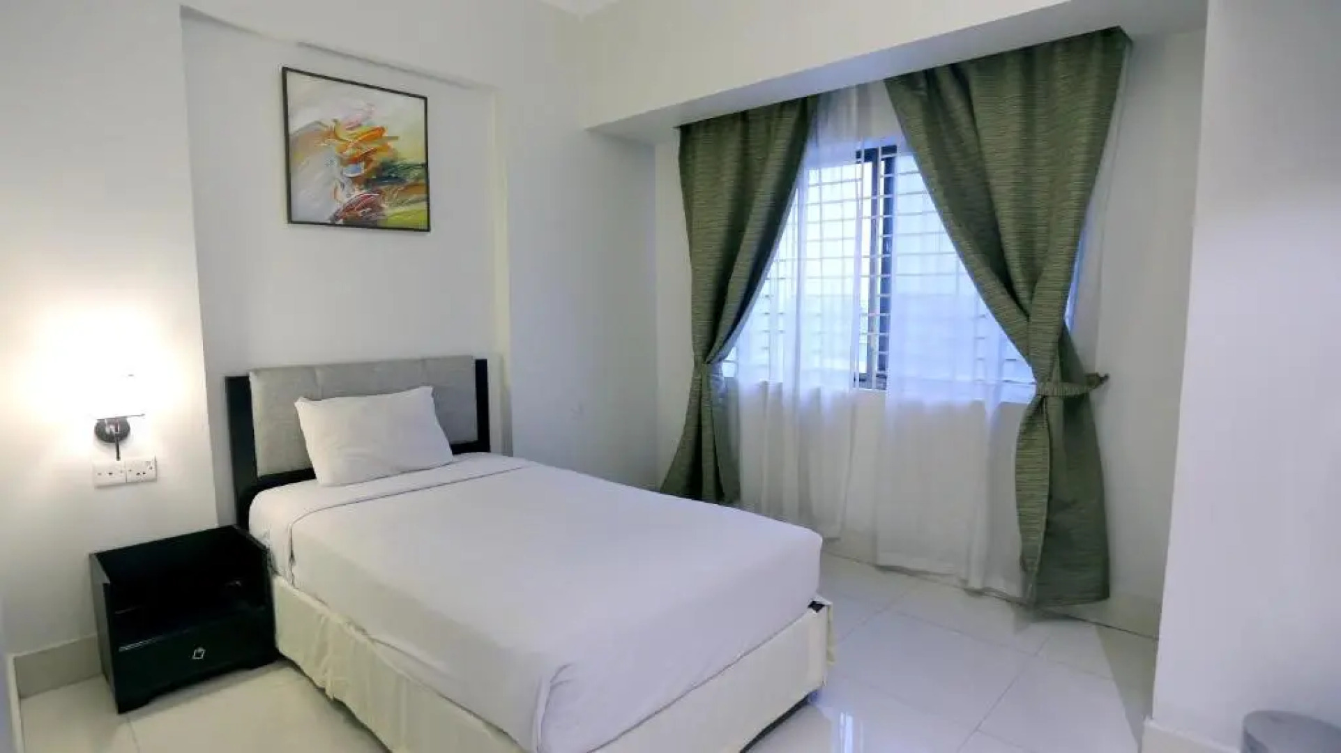 Отель Orchid Business