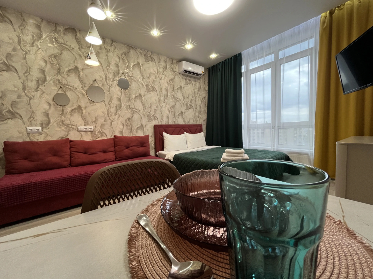 Апартаменты Unique Apart Колибри рядом с 8 Кассационным судом и Знаменским собором на Большевистской 1а