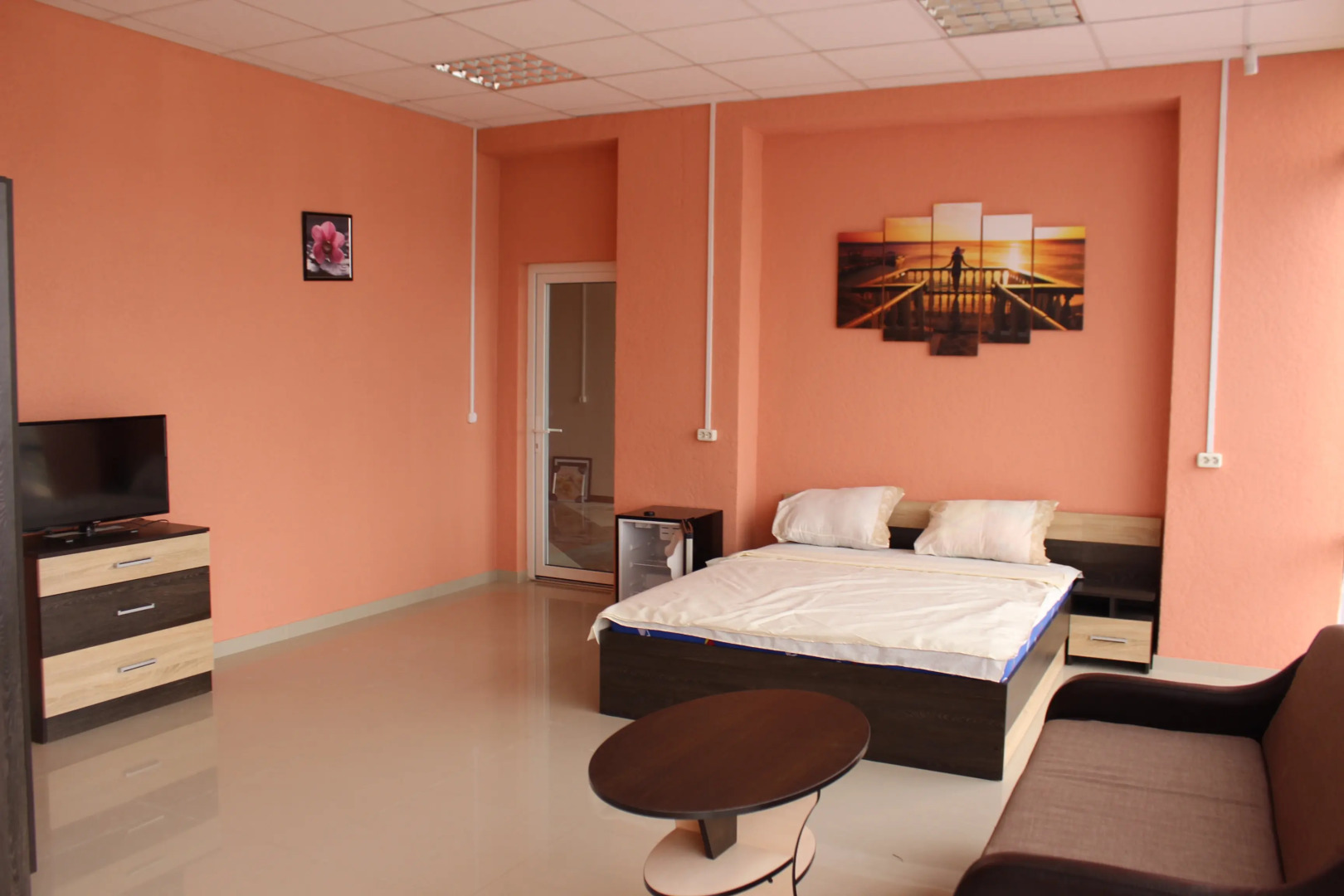 Отель Адель