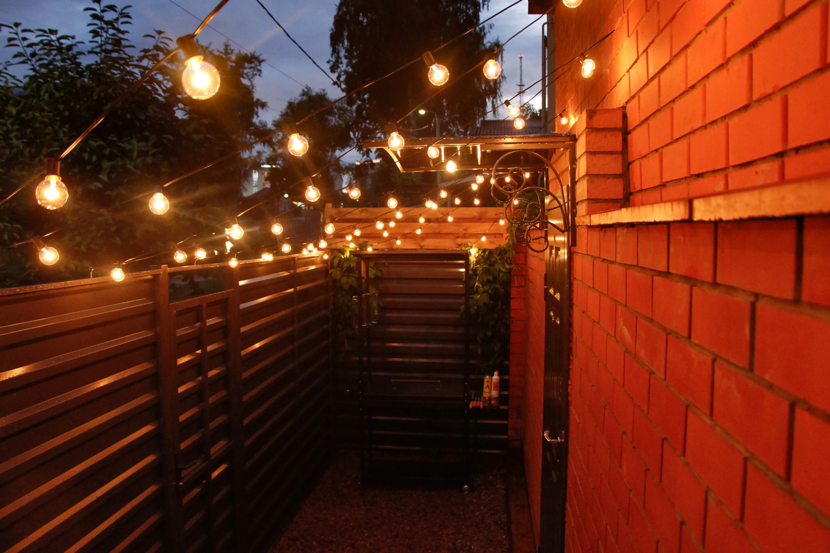 Частный дом у Парка в Центре Города с Мангальной Зоной