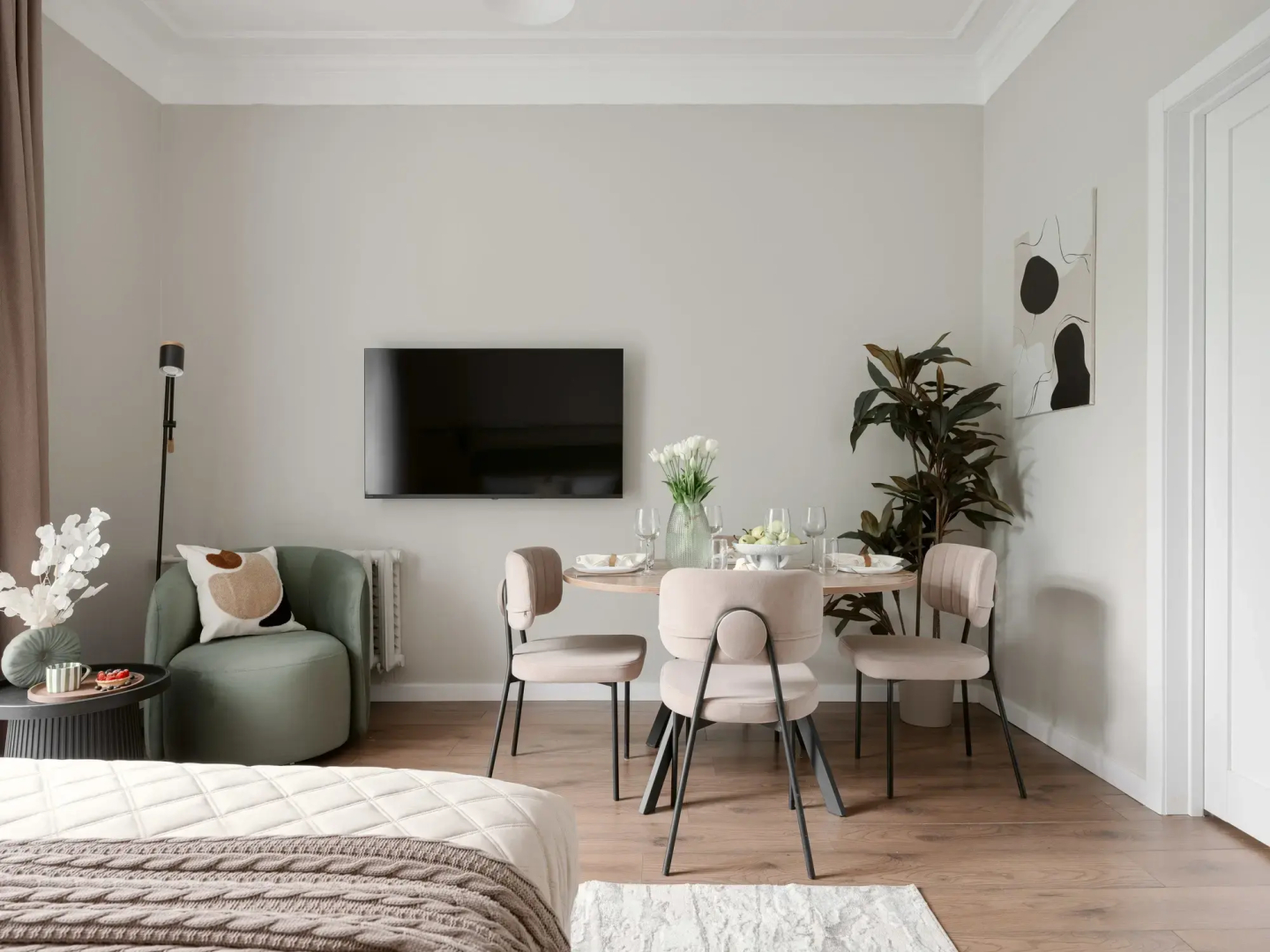 Квартира GM Apartments Стильная двушка у Триумфальной площади