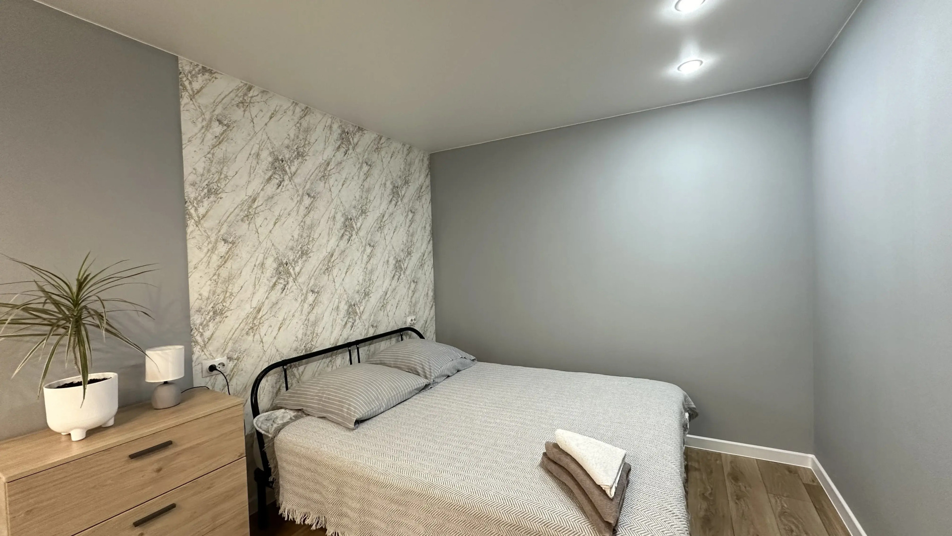 Квартира Просторная однокомнатная квартира - студия в центре города, тихий район