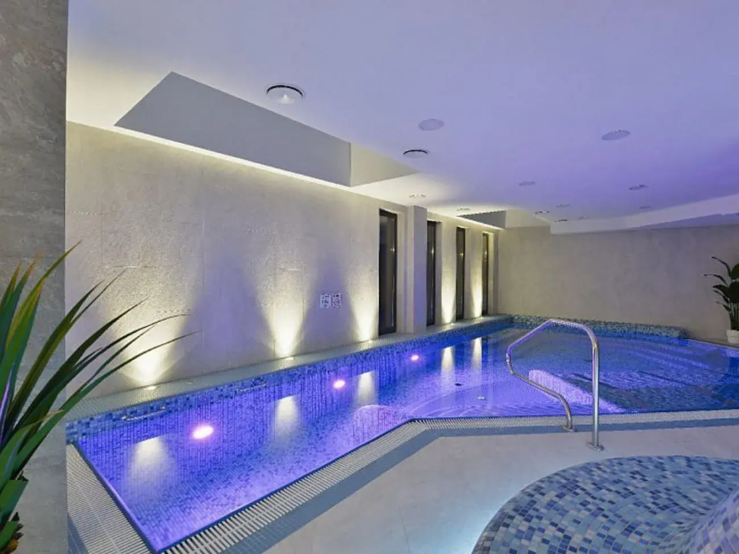 Апартаменты в Комплексе Кристалл