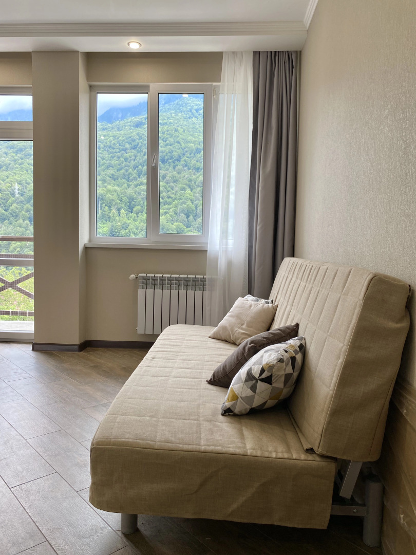 Апартаменты с Балконом у Подножия Хребта Аибга