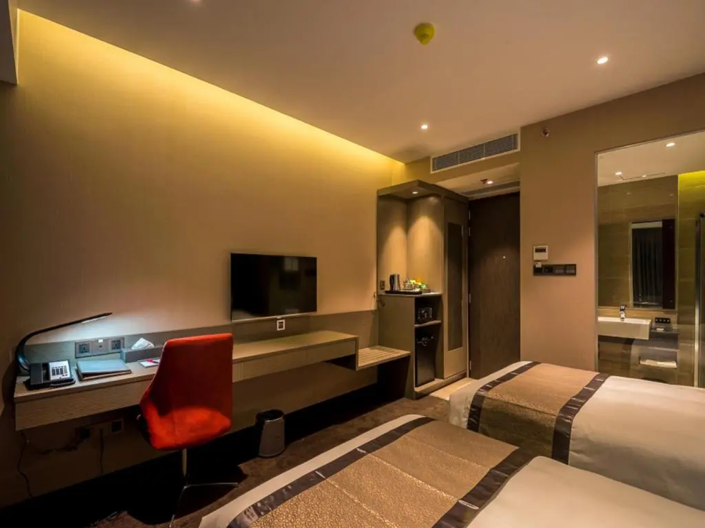 Отель Best Western Plus Maple Leaf