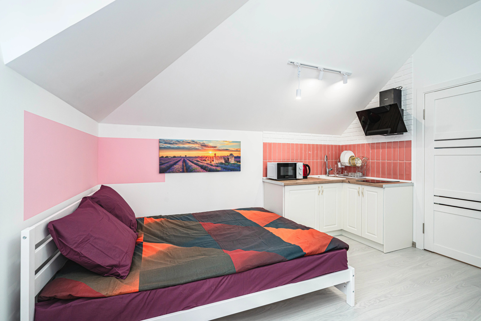 Квартира БалтАтлантик номер в стиле Барби