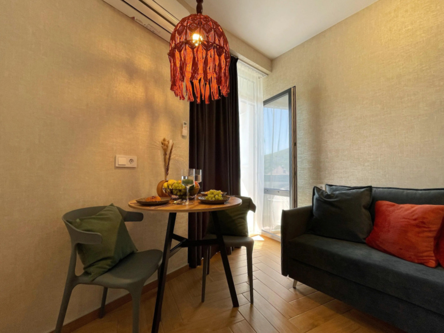 Апартаменты в Стиле Бохо с Видом на Море и Горы