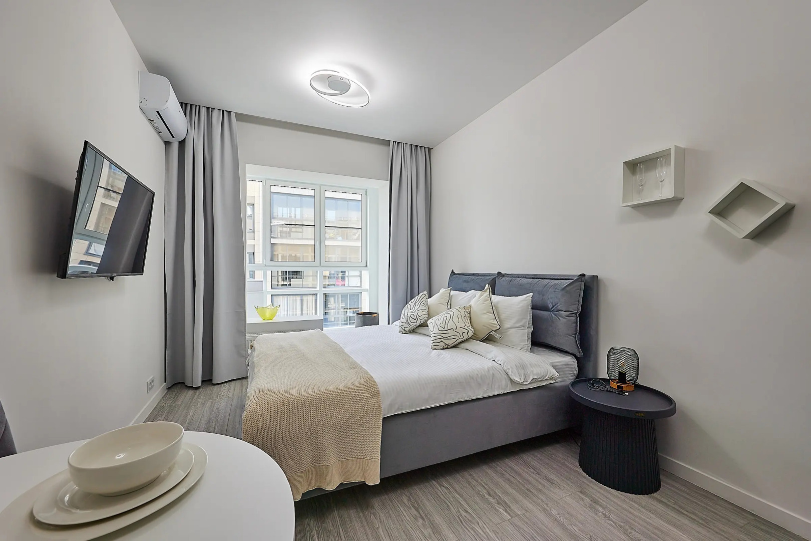 Апартаменты в комплексе с бассейном набегу Финского залива