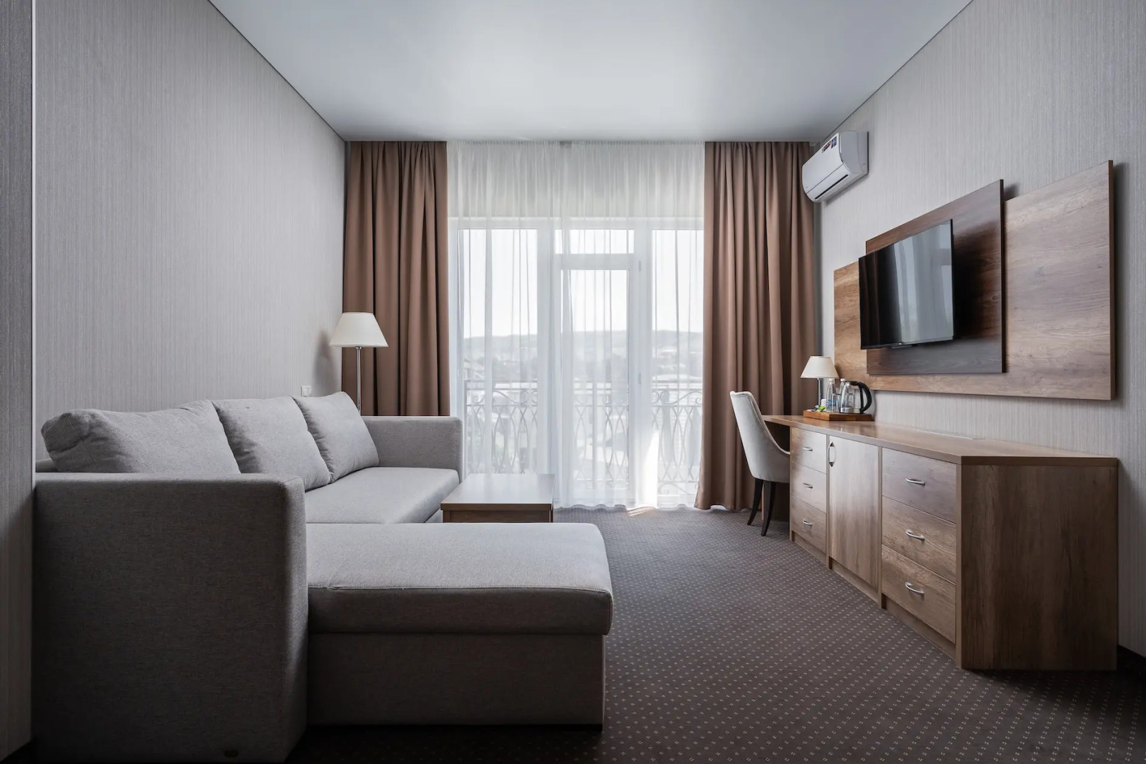 Отель Трианон