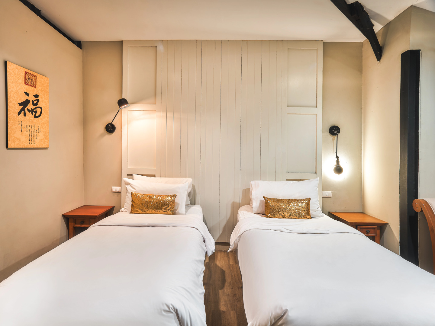 Отель Prince Theatre Heritage Stay