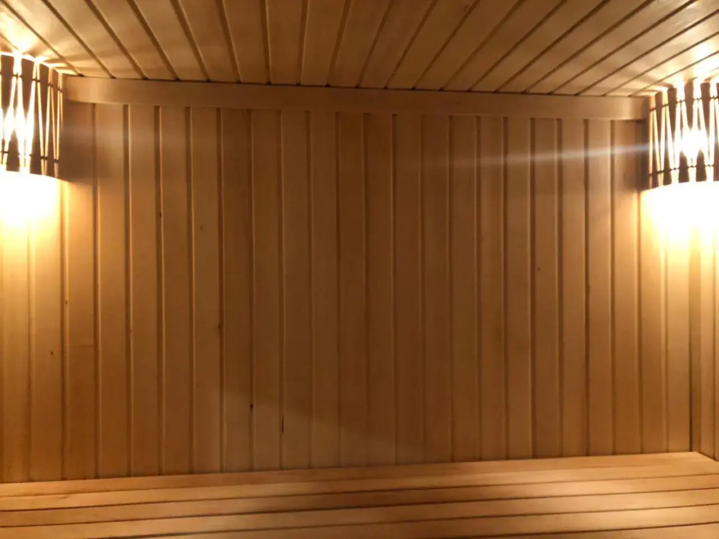 Частный дом с сауной и бассейном в курортной зоне