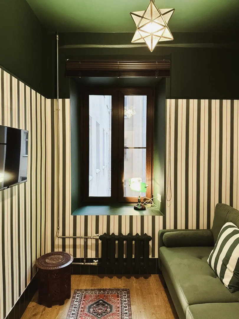 Квартира в тихом дворе с раздельными комнатами и с сауной на Невском