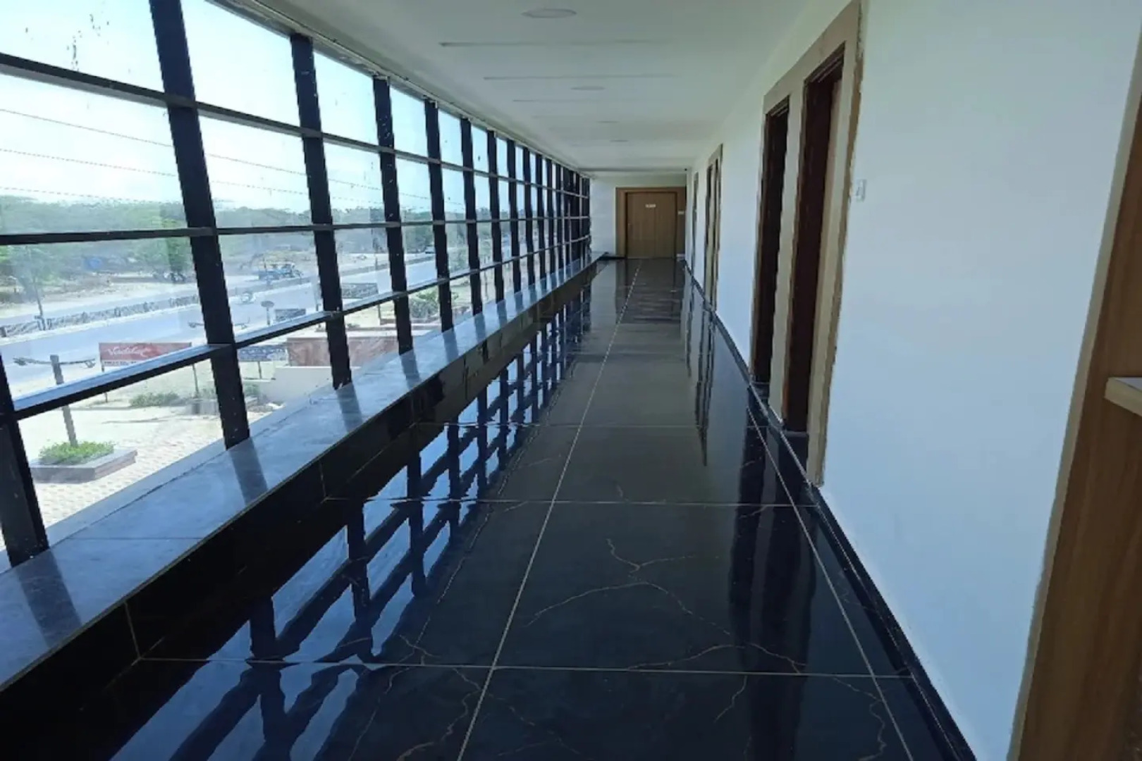 Отель Harsh Amin