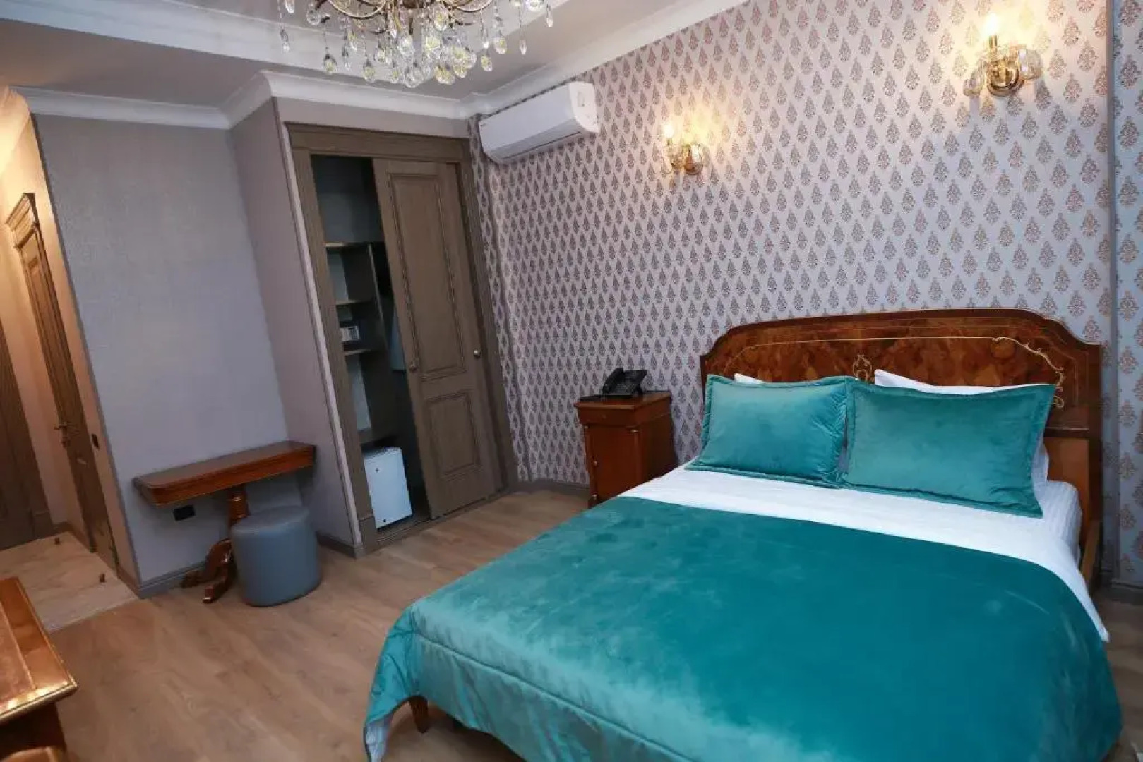 Отель West Inn Baku