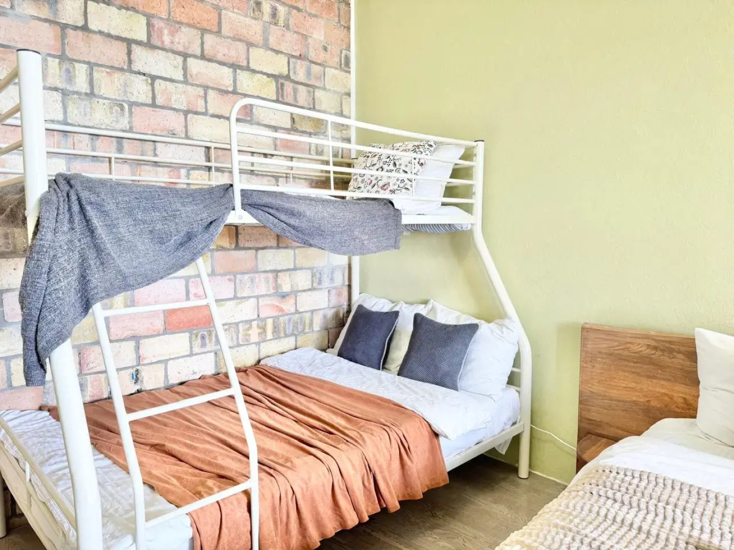 Квартира стильная в горах Ялта