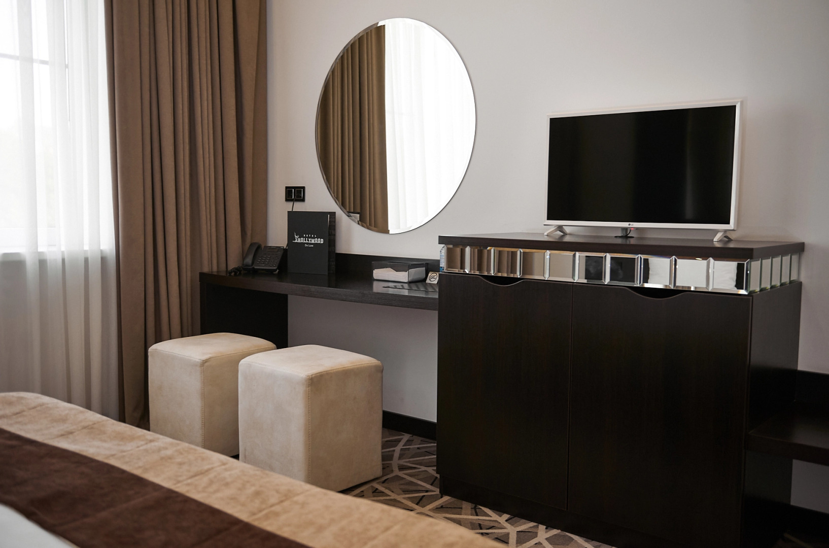 Отель Голливуд Де Люкс